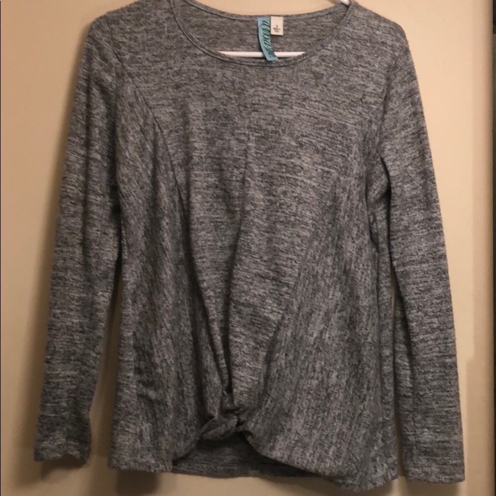 GREY SWEATER